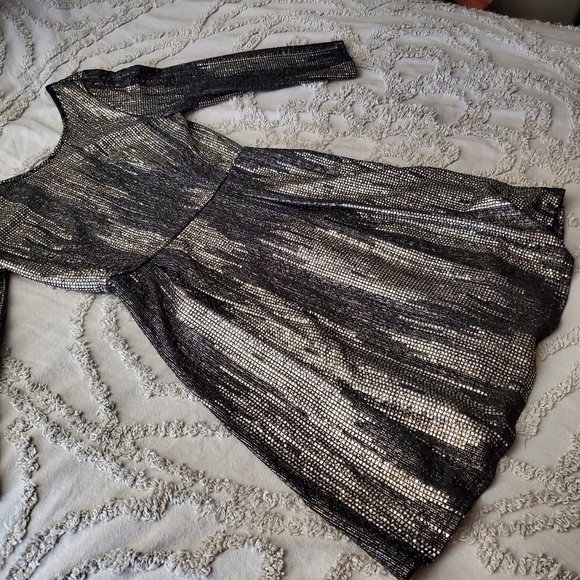 BABEL Black and Gold Dress size medium Smoke free home - Picture 9 of 12